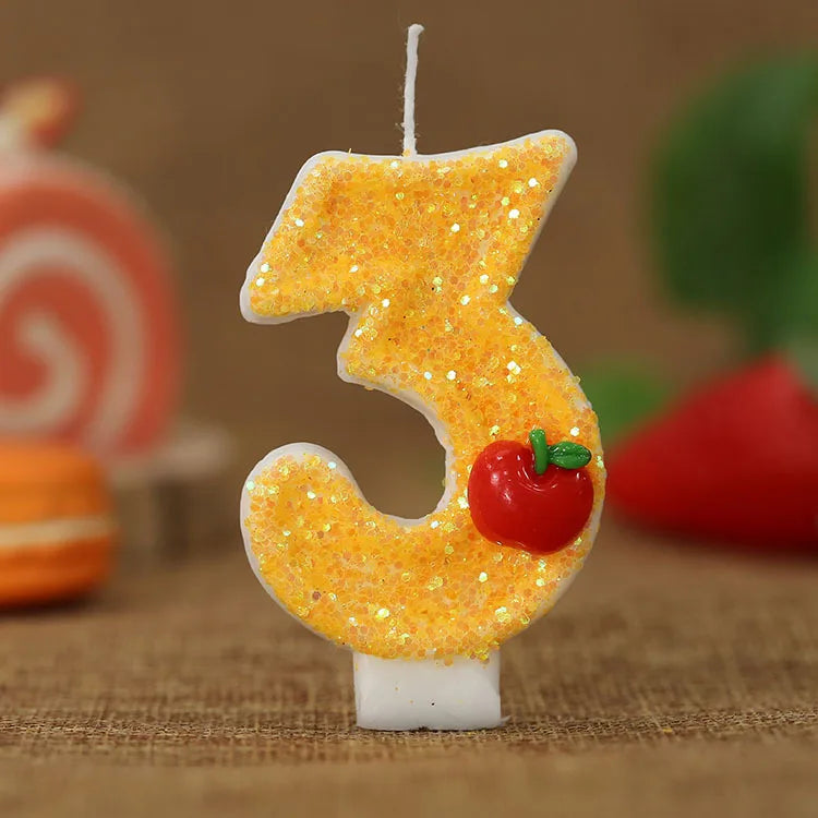 bougies numeriques jaune paillette pomme rouge anniversaire decoratif thème feuille verte paillettes dorées tringle