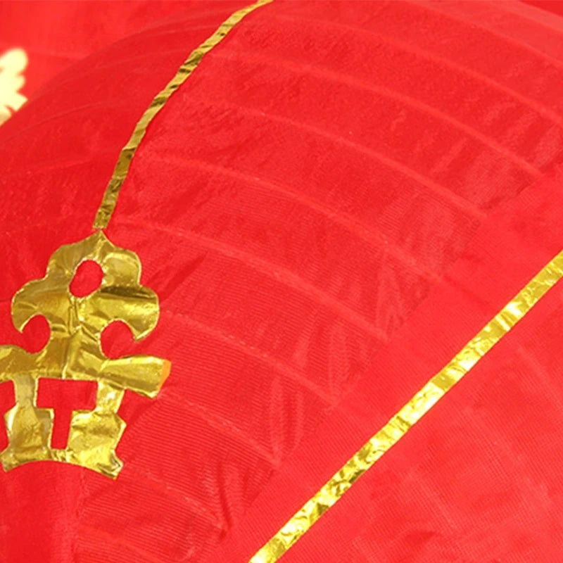 lanterne traditionnelle rouge dorée motifs chinois franges anneaux métalliques nouvelle année chinois decoration festive