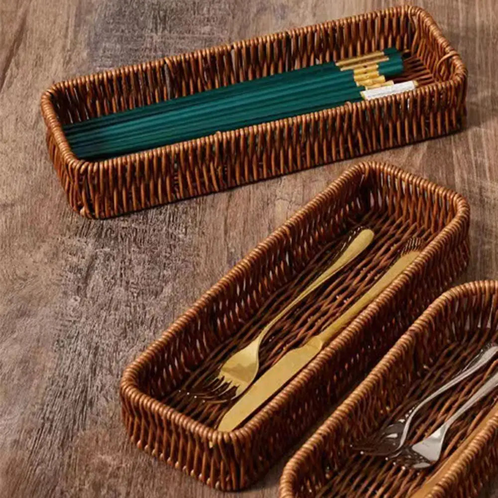 panier marron tressé traditionnel rangement décoration maison pique nique stockage fruits gâteaux