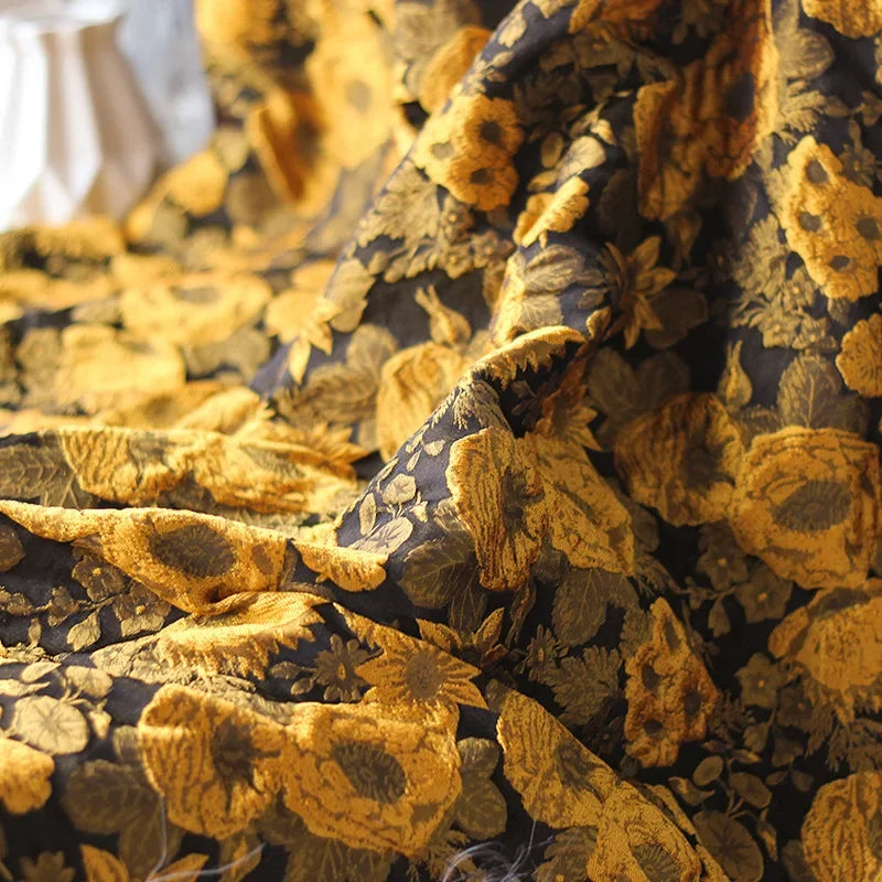 tissu jacquard brocart bleu clair fleurs dorées relief couture robe rideau coussin 100cm