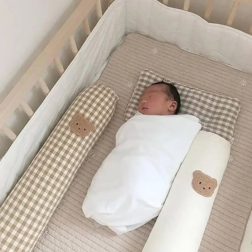 coussin bébé patch ours carreaux beige doux matériau coton dessin animé maternité