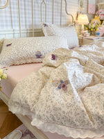 ensemble literie floral vintage housse couette taies d'oreiller fleurs roses vertes bordure dentelle blanc