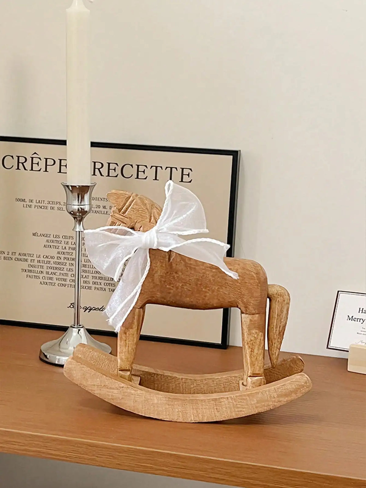 décoration rustique cheval bascule bois tissu beige noeud blanc ornement vintage