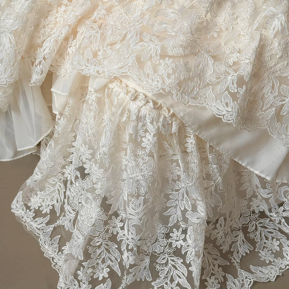 ensemble literie coton dentelle florale taies d'oreiller couverture romantique vintage shabby chic blanc cassé