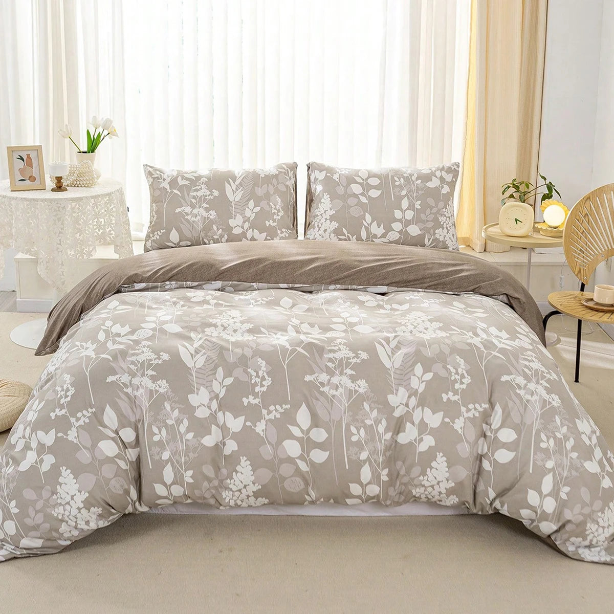 ensemble literie moderne housse couette fleurs feuilles motif floral beige clair blanc doux polyester