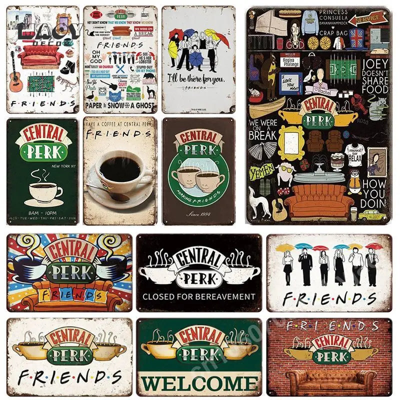 Panneau métallique Central Perk Friends en couleur dorée sur mur blanc