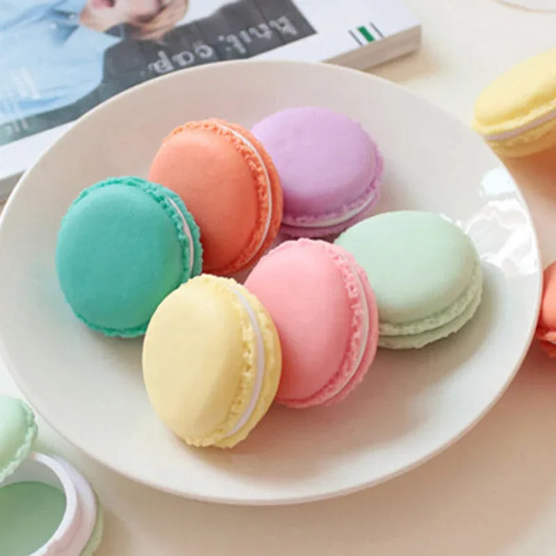 boîtes bijoux forme macaron rose jaune vert bleu boucles oreilles bague créatif rétro