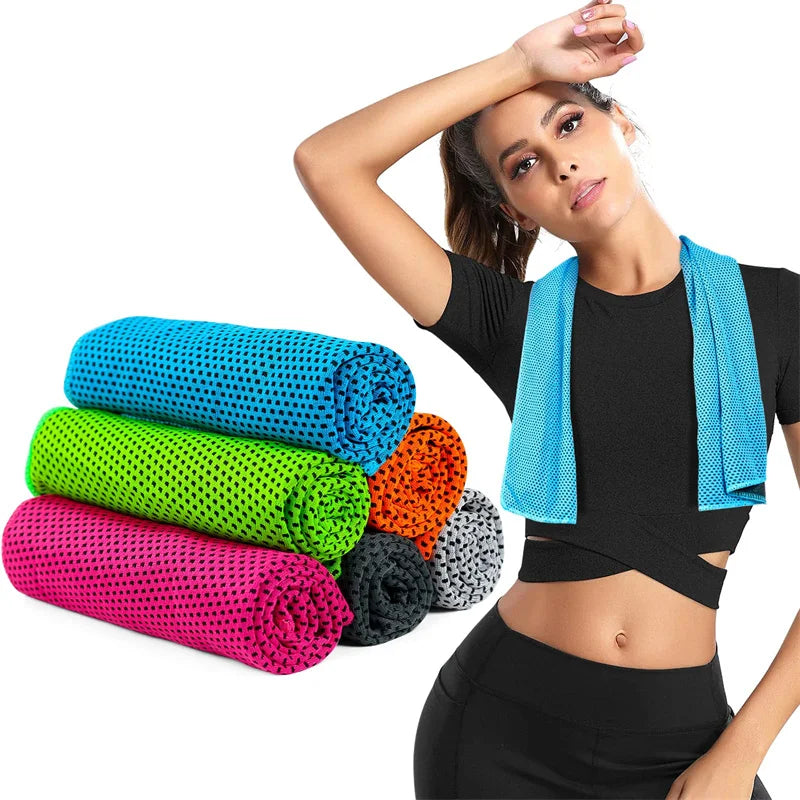 serviette sport bleu clair maille fine points noirs séchage rapide absorption élevée lavable machine