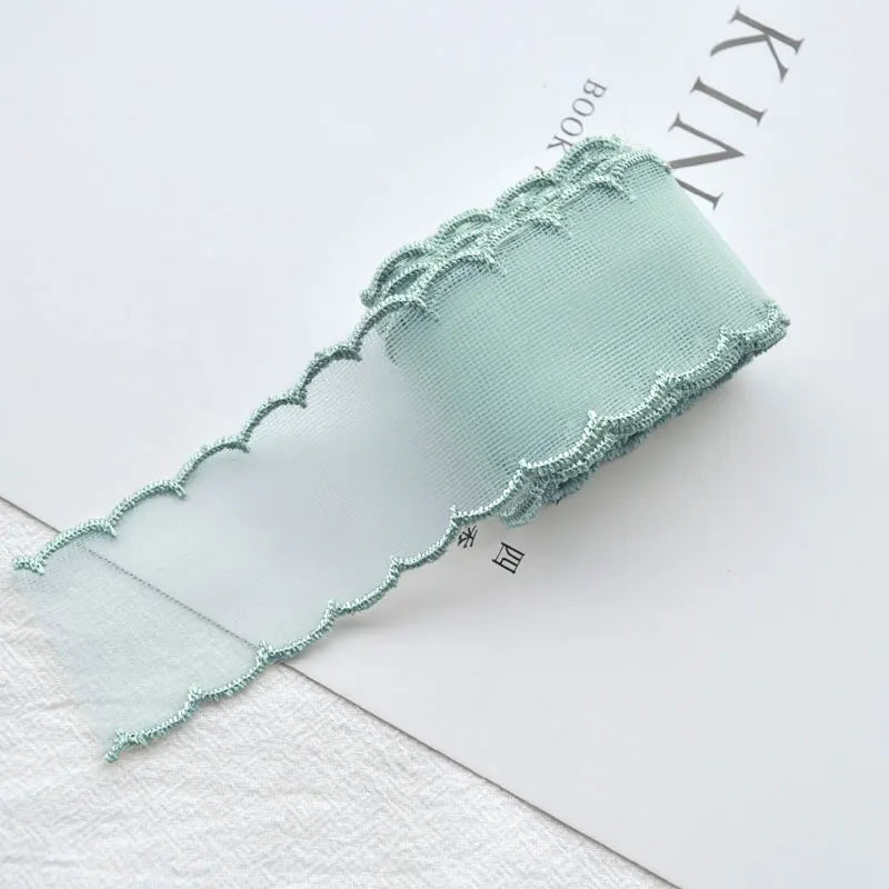 ruban dentelle fine polyester coton rose clair gris vert pâle blanc violet translucide élégant