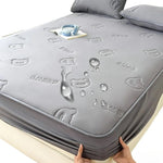 couvre lit imperméable anti acariens gris motif ours moderne douillet 90x200x30cm