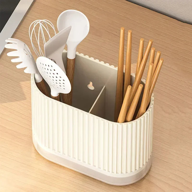 rangements muraux cuillères spatules baguettes cuisine blanc orange vert transparent moderne minimaliste