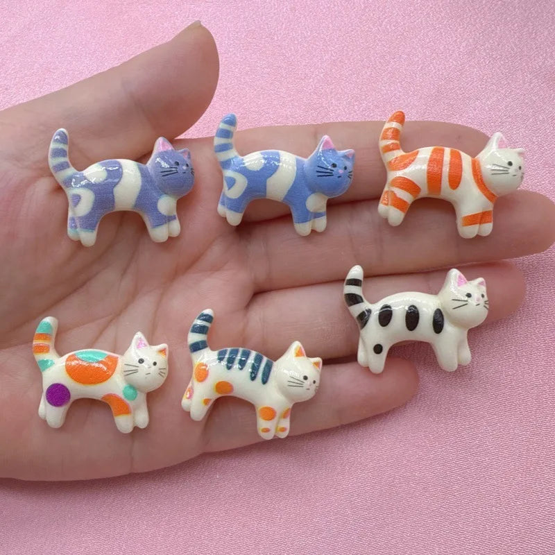 bijoux kawaii chats colorés cartoon modernes 20 30mm blanc bleu orange rose jaune