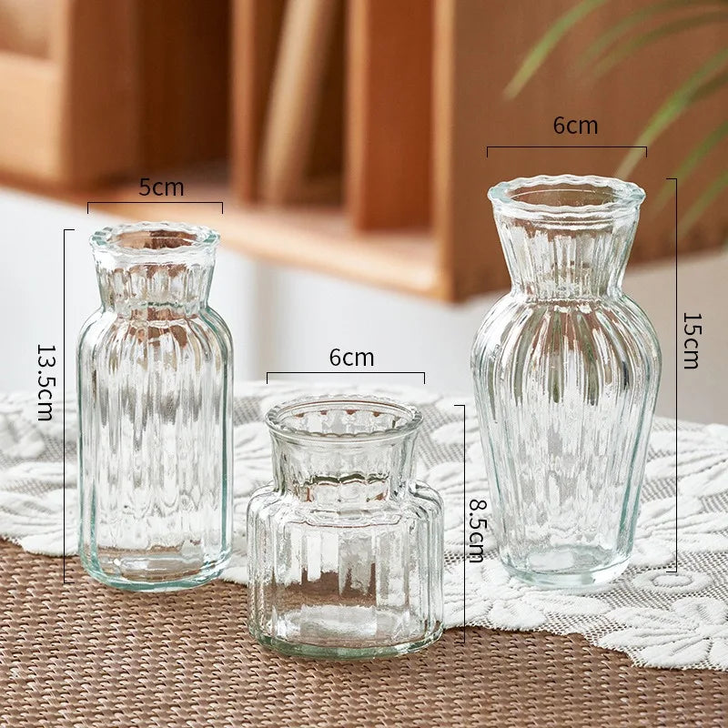 vases verre transparents texturés lignes verticales horizontales motifs petits bosses
