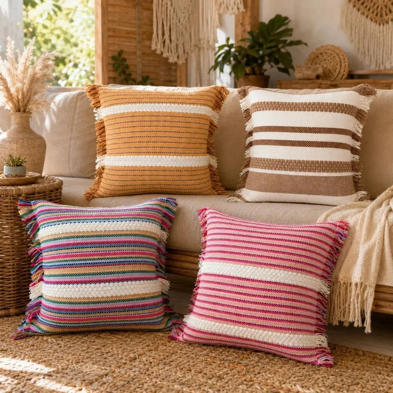housse coussin carrée multicolore rayures boho chic franges pompons décorative intérieur voiture polyester 45x45cm