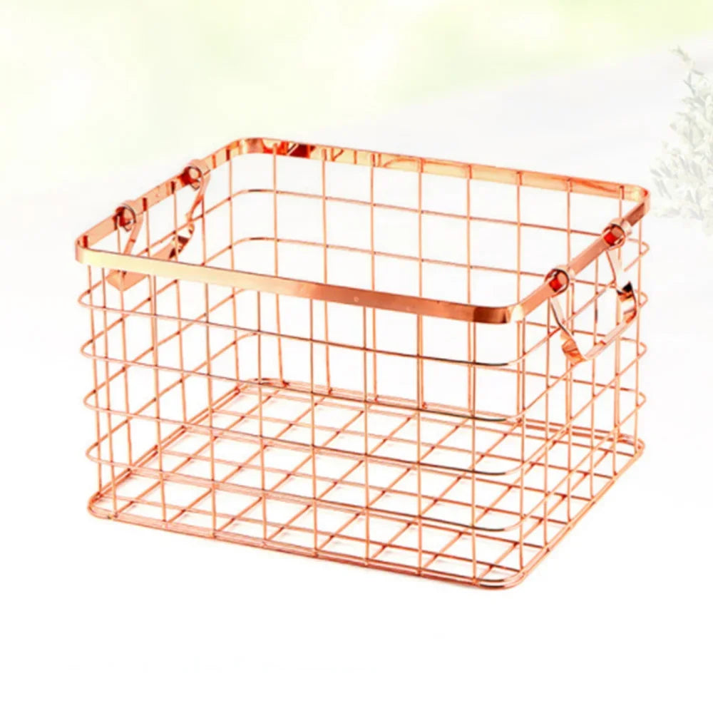 Comparaison des tailles S et L du panier de rangement en fer forgé