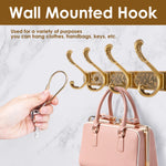 Porte-manteau mural dans un couloir avec vêtements suspendus