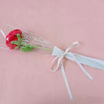 bouquet fleurs tricotées rouge jaune rose vert blanc anniversaire mariage décoration intérieure artisanal creative