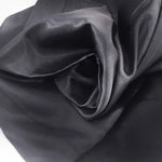 taies d'oreiller satinées soie noires grises élégantes simples maison