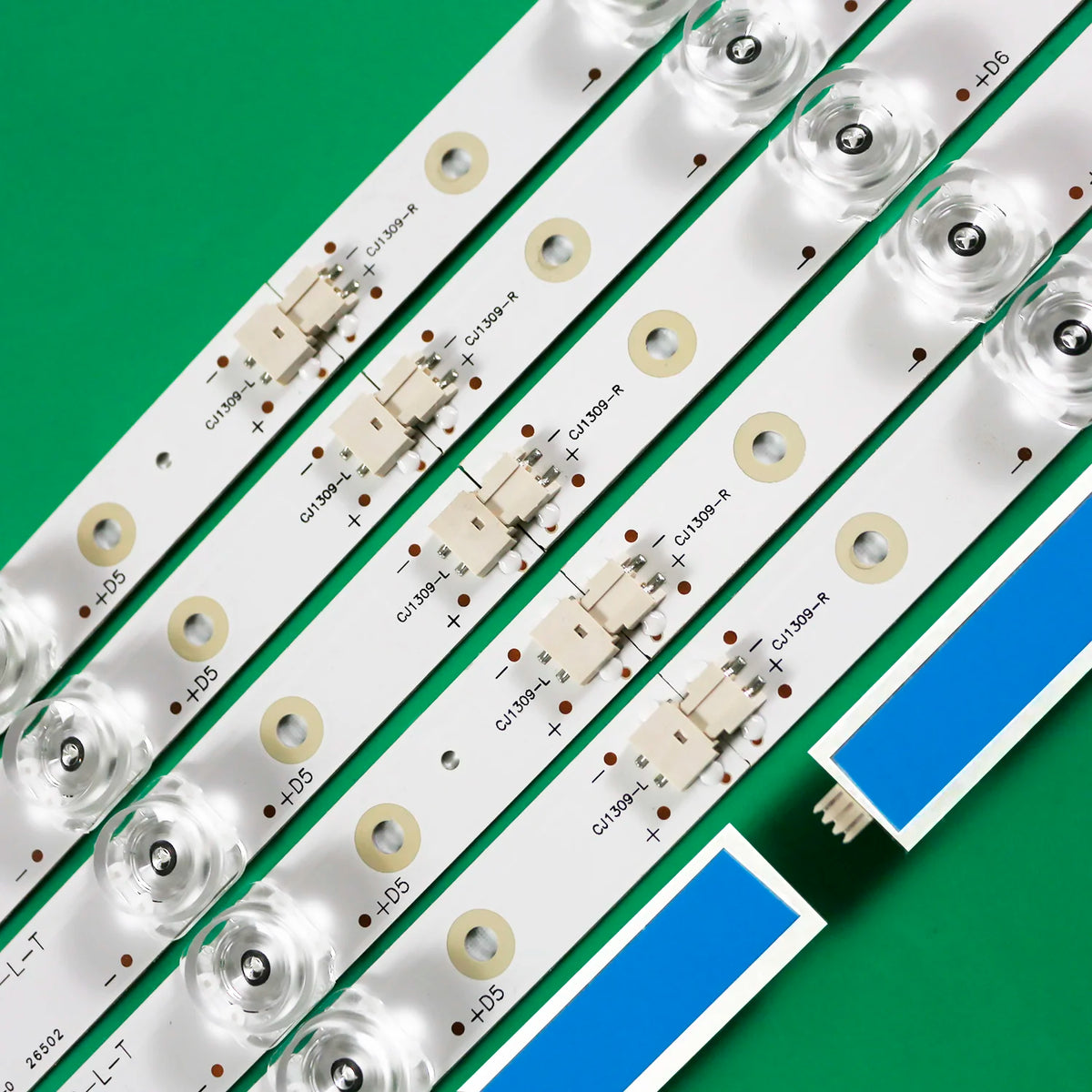 bande lumineuse led blanc moderne connecteurs électriques fixations numéros série imprimés