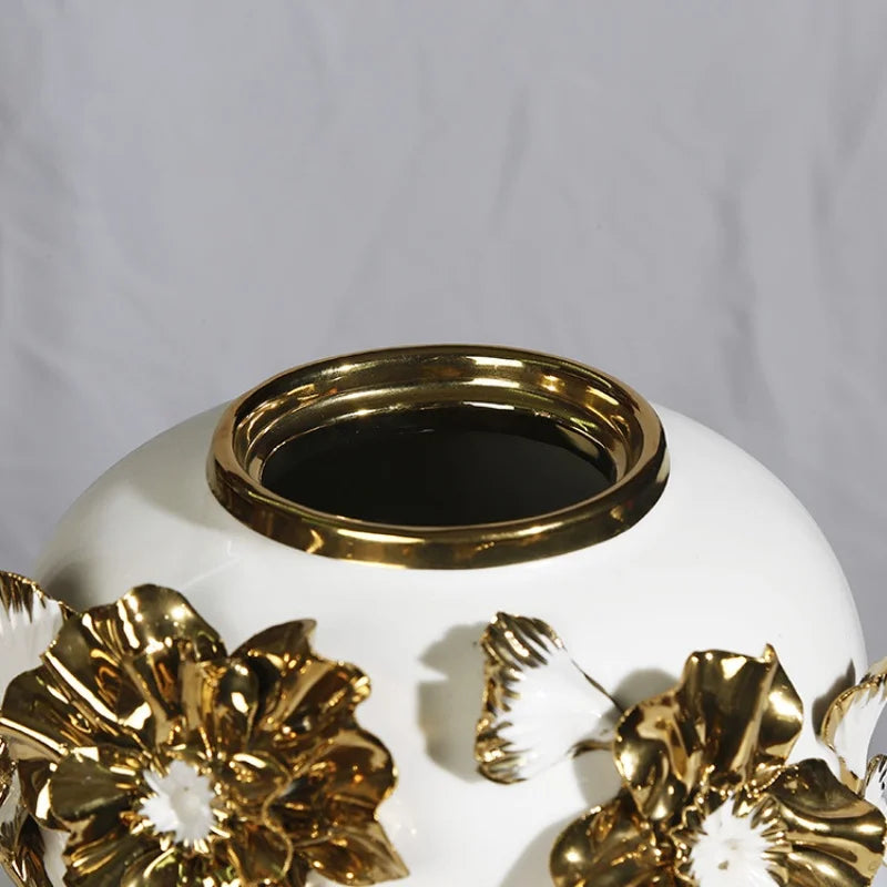 vase decoratif fleurs relief hermetique couvercle blanc or table maison