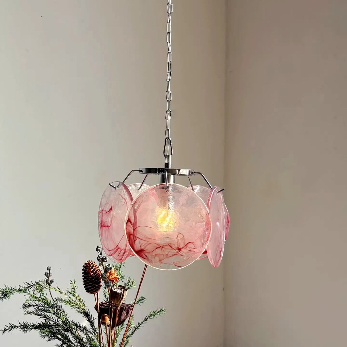 lampe suspendue moderne verre coloré transparent chaîne métallique salon chambre restaurant