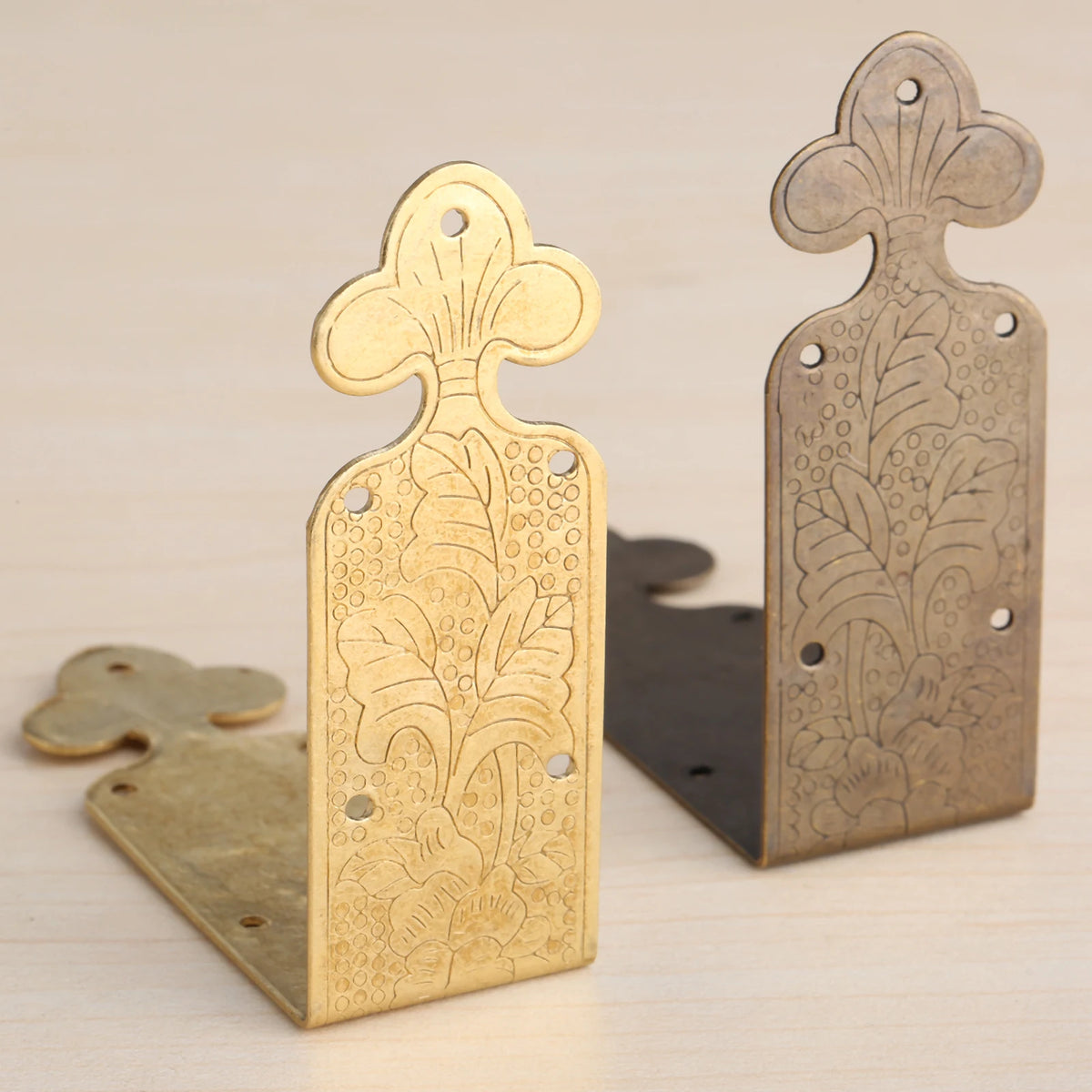 cornières décoratives vintage doré bronze gravure fleur pièces 65x25mm clous