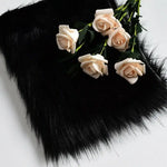 tapis fourrure synthétique blanc rose gris noir moderne résistant clips fixations bricolage photography background