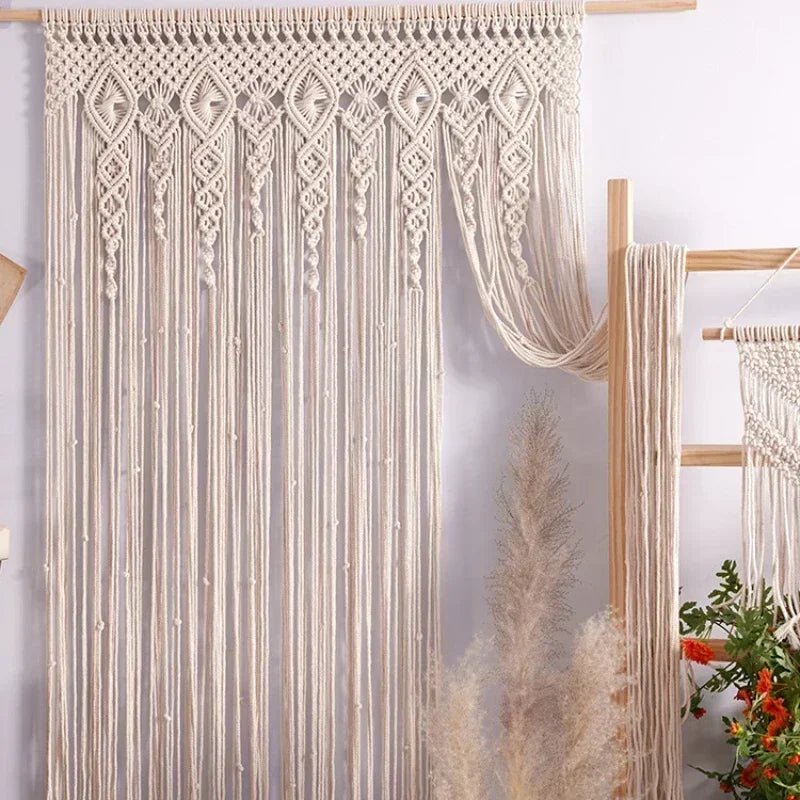 rideau macramé coton beige clair motif géométrique franges boho chic décoration intérieur séparation porte