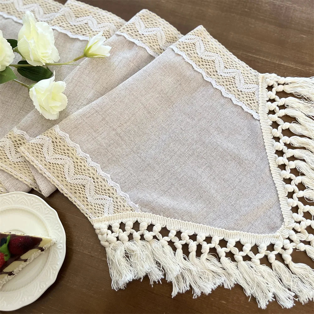 nappe table beige dentelle franges rustique bohème decoration table tissu texturé semi transparent éléments