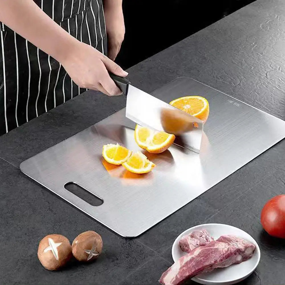 planche découper acier inoxydable moderne poignées lisse brossée cuisine argente