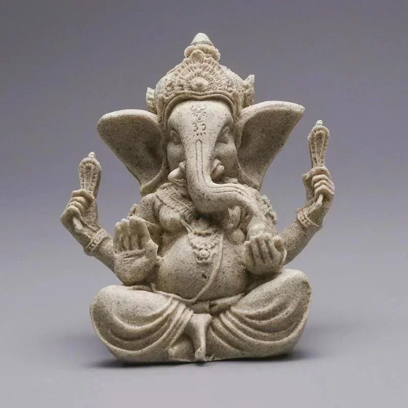 statue ganesha décorative asiatique résine sculptée beige clair blanc cassé fleurs roses plantes vertes