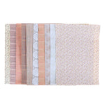 papier peint imitation bois carreaux céramique motifs géométriques floraux chambre maison poupées