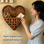 panier mural forme cœur tissage bois rustique cordelette décoration intérieure fleurs séchées horloge bougies