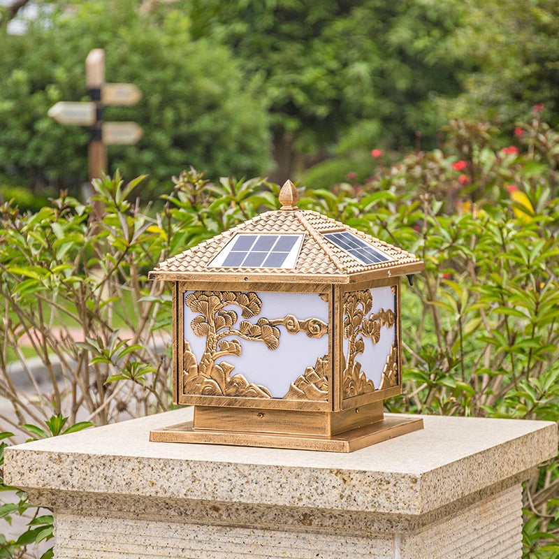 lampe solaire décorative dorée motifs floraux verre translucide oriental fixations télécommande inclusion