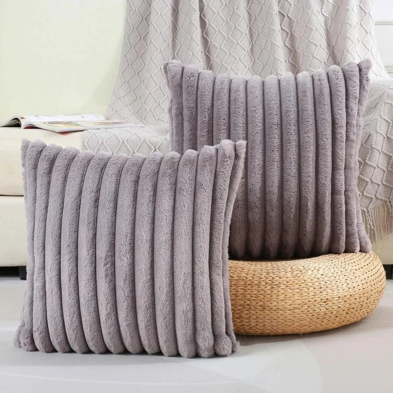 housse coussin carrée fausse fourrure polyester coton rayures horizontales teint uni beige gris rose