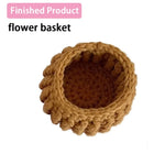 panier fleurs crocheté coussin table roses artisanal rouge vert blanc