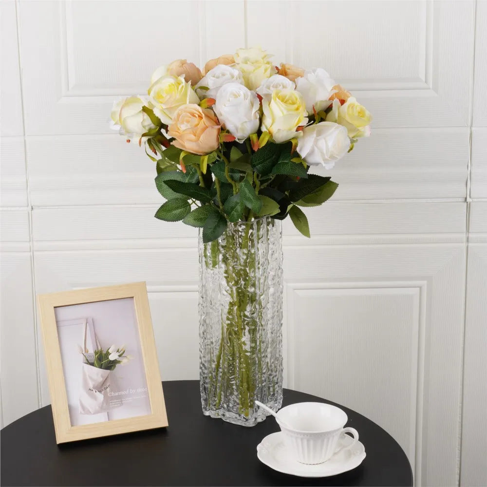 décoration intérieure bouquet roses artificielles modernes vase transparent anniversaire mariage