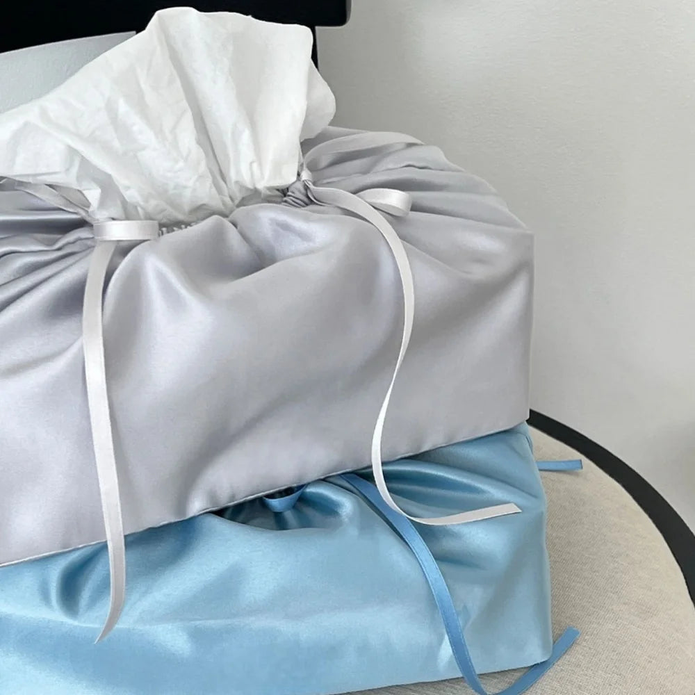sac mouchoirs moderne élégant satiné bleu gris noir vert olive blanc ruban fixation