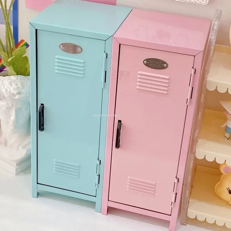 armoire rangement vintage rose bleu clair métal deux niveaux organisation cosmétiques bijoux chambre coucher