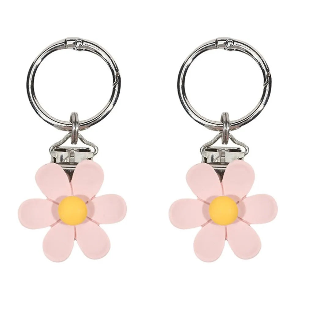 porte clés pince chapeau fleurs simples moderne minimaliste beige blanc jaune rose adhésif voyage