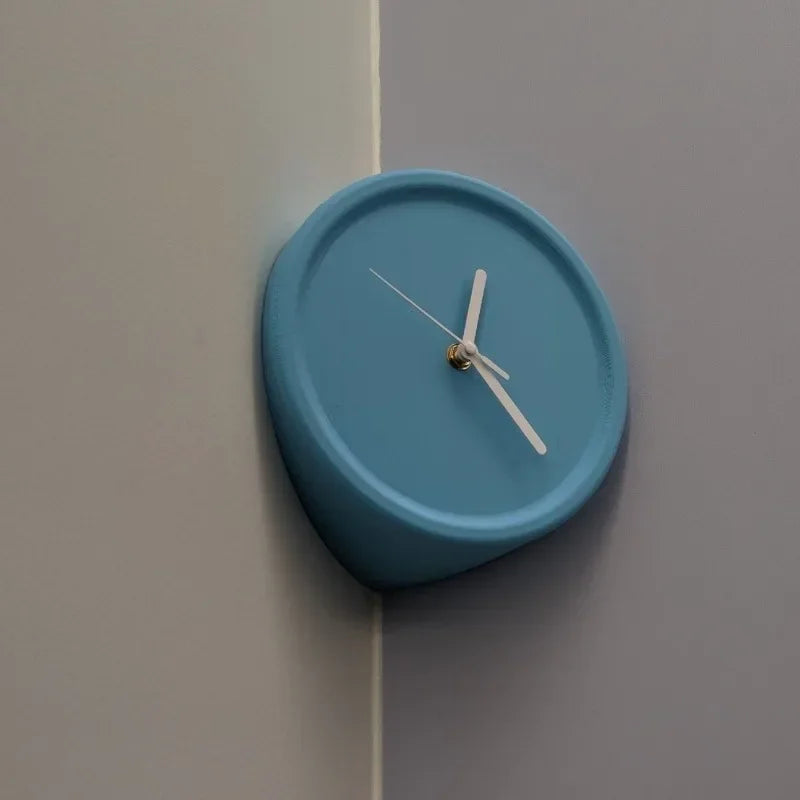 horloge murale moderne simple bleu rouge noir aiguille sans tic tac minimaliste salon