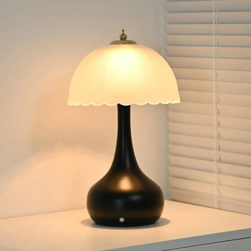 lampe table moderne verre métal rechargeable abat jour opaque minimaliste led blanc crème doré