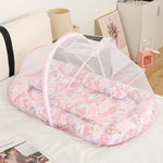 lit parapluie bébé moustiquaire intégrée matelas rembourré oreiller motif personnages ballons nuages tissu doux