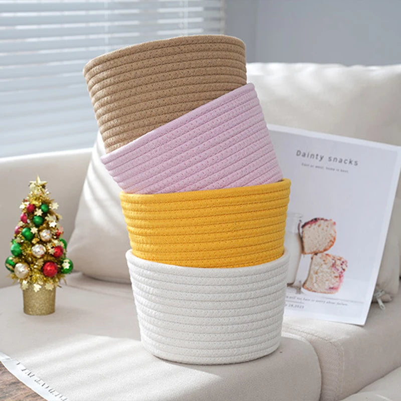panier rangement rotin tissé motifs simples moderne réutilisable respectueux environnement beige jaune rose bleu