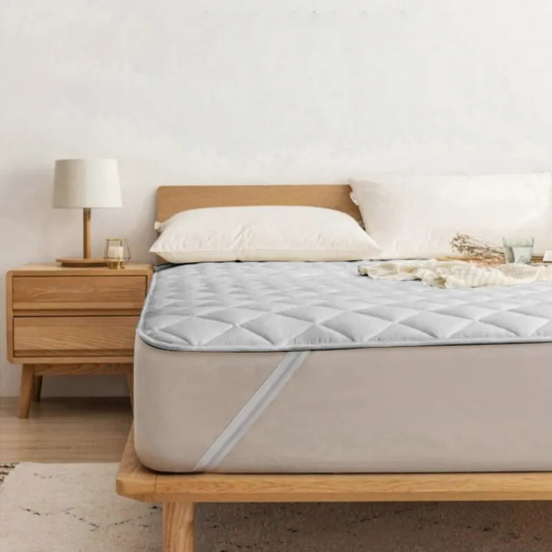 protège matelas gris quilté moderne housse lavable élastique polyester perméable lit maison ultrasons diagonales