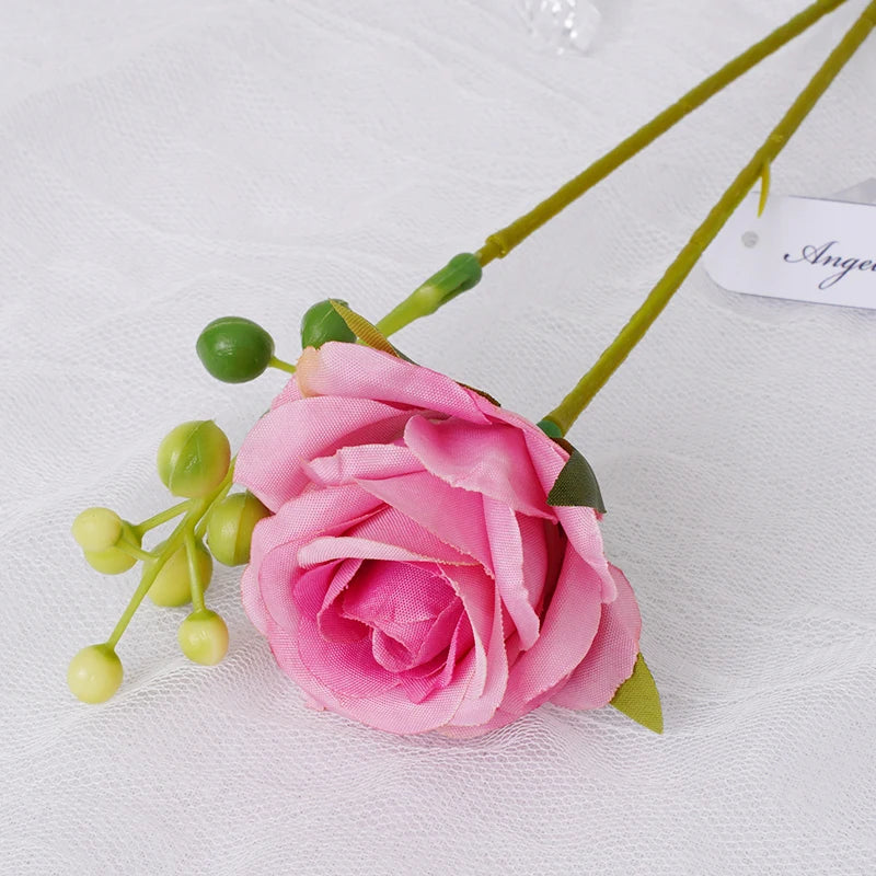 Bouquet fleurs artificielles roses blanches rouges violettes orange classique decoration table mariage événement