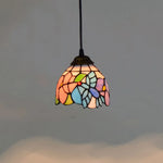 lampe suspendue tiffany multicolore motifs floraux stained glass couloir restaurant étude balcon