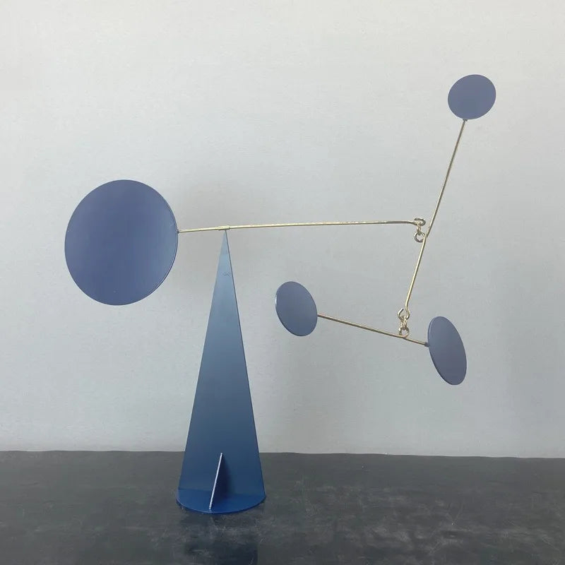 mobile cinétique géométrique moderne rouge bleu jaune doré minimalistes art déco chambre salon