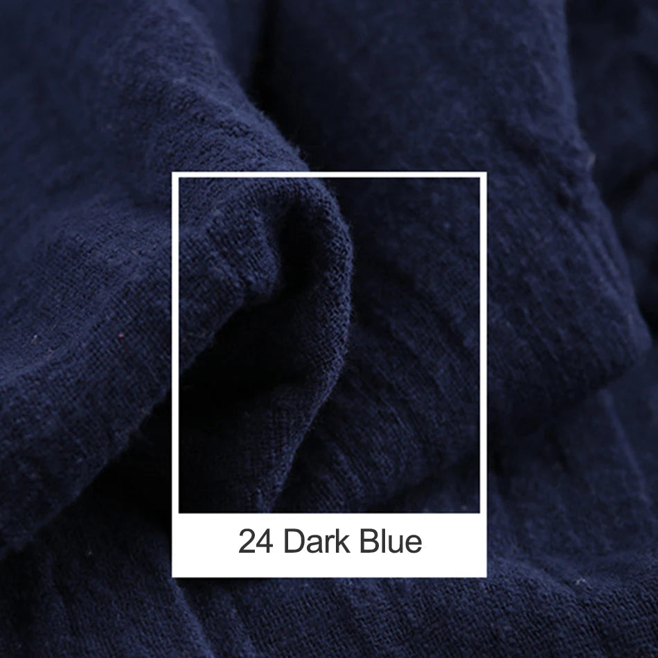 Image d'un tissu bleu foncé avec un cadre indiquant la couleur "24 Dark Blue".