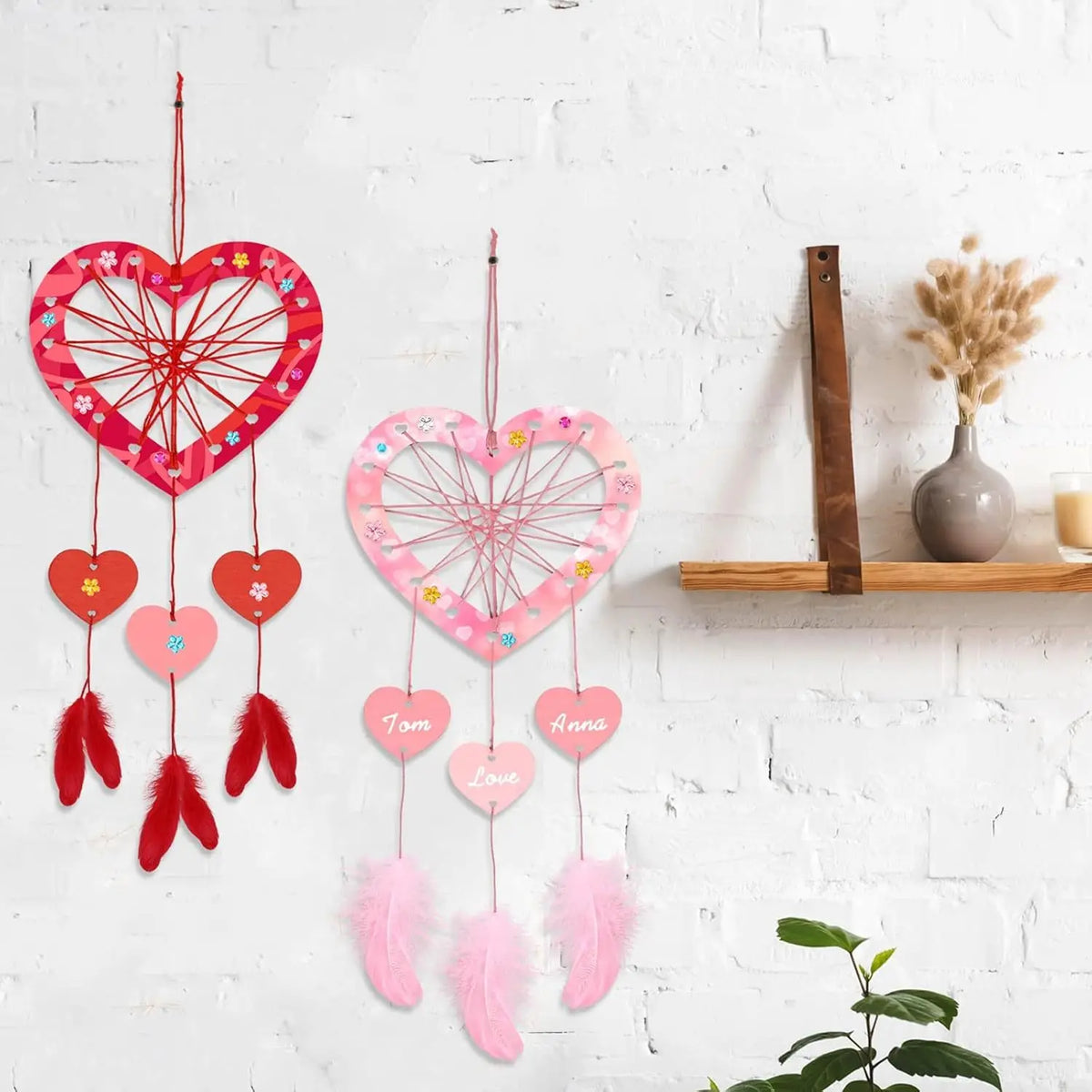 mobiles décoratifs cœur plumes rouge rose bleu blanc artisanal rustique cordons
